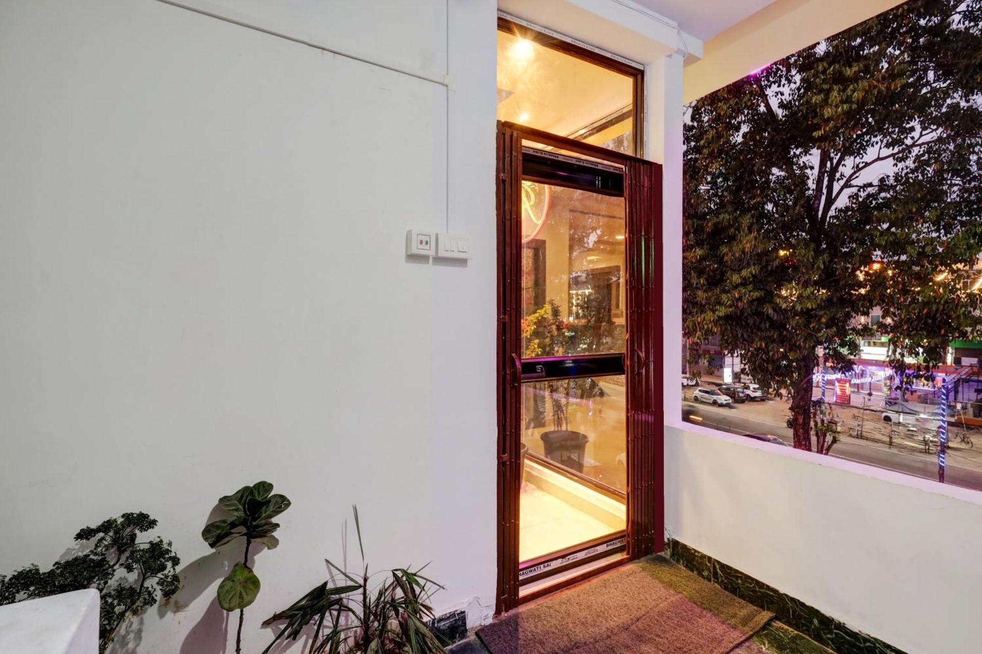 Collection O Ashirbad Lodge Guwahati Exterior foto